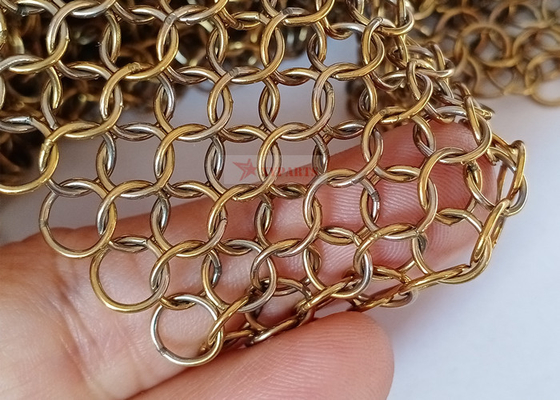 공간 분리기를 위해 사용된 0.8x7mm 스테인레스 강 금속 링 메쉬 커튼 금색
